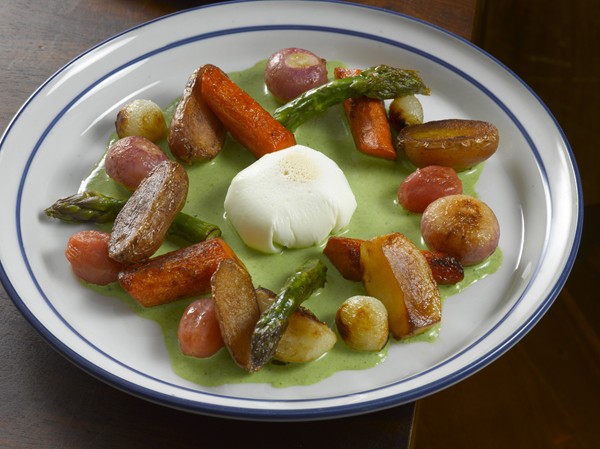 Vegetable fricassée with poached egg