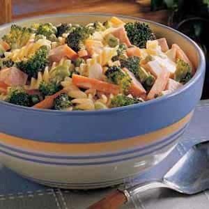 Vegetable pasta salad