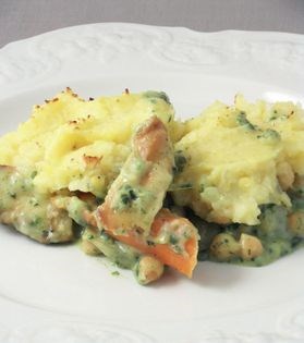 Vegetable pie with lentil mash top