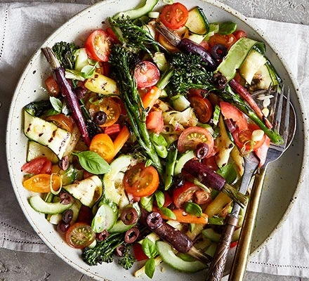 Vegetable salad with saffron dressing