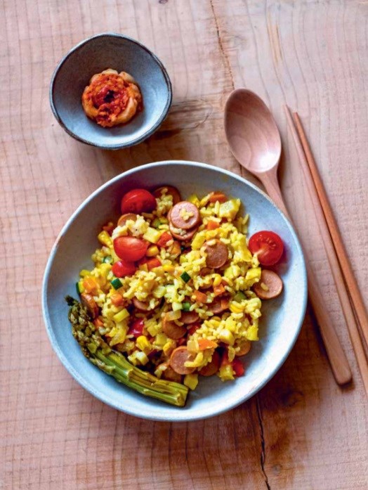 Vegetable, sausage and curry fried rice (Curry bokkeumbap)