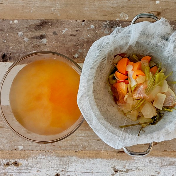 Vegetable stock (Brodo vegetale)