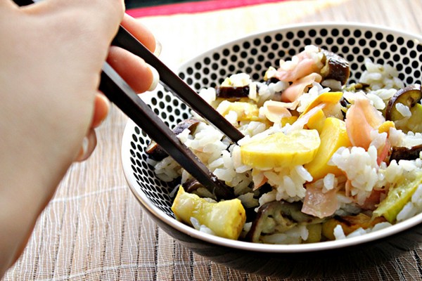 Vegetable sushi rice salad 