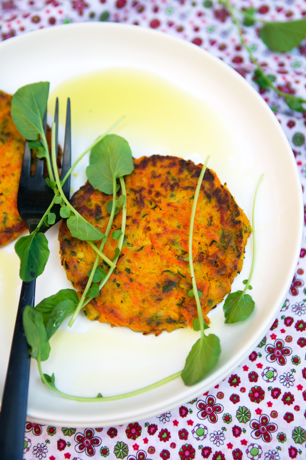 Vegetables galettes with millet and tarragon (Râpés de légumes racines au millet et à l’estragon)