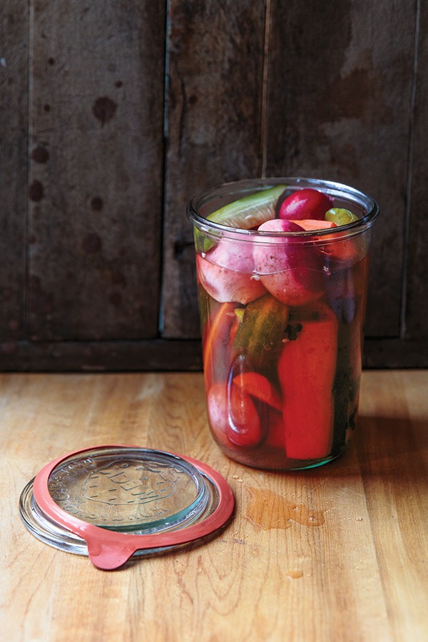Vegetables pickled in kelp vinegar