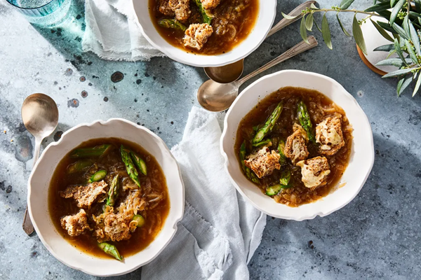 Vegetarian French onion soup with asparagus & cheesy croutons