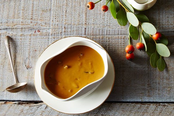 Vegetarian mushroom thyme gravy