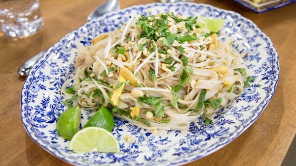 Vegetarian pad Thai