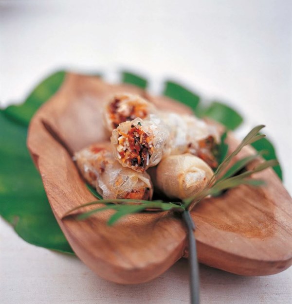 Vegetarian rice paper rolls