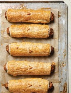 Vegetarian sausage rolls