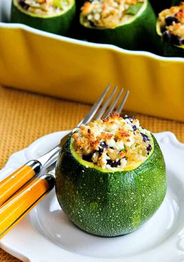 Vegetarian stuffed zucchini