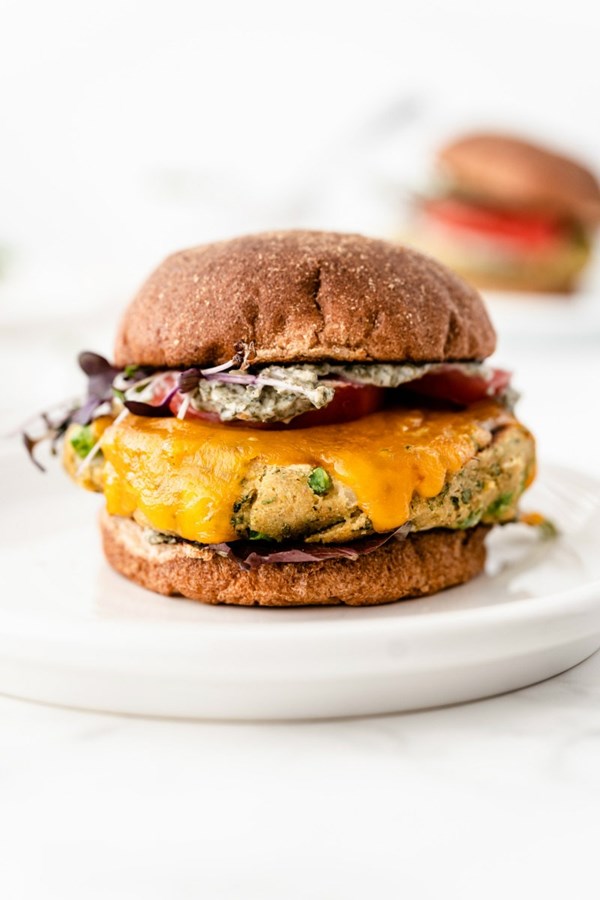 Veggie burgers with cilantro mayonnaise