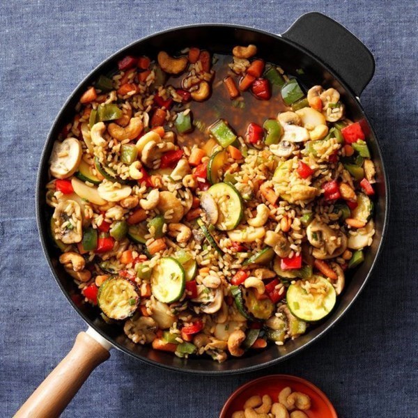 Veggie-cashew stir-fry