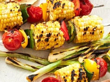 Veggie fajita kabobs [vegan queso]