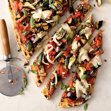 Veggie grilled pizza