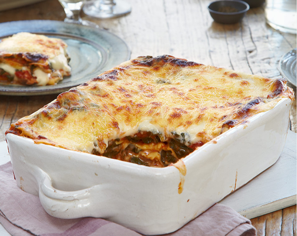 Veggie lasagne with mushrooms and tomato
