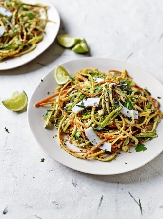 Veggie noodles with curried coconut sauce