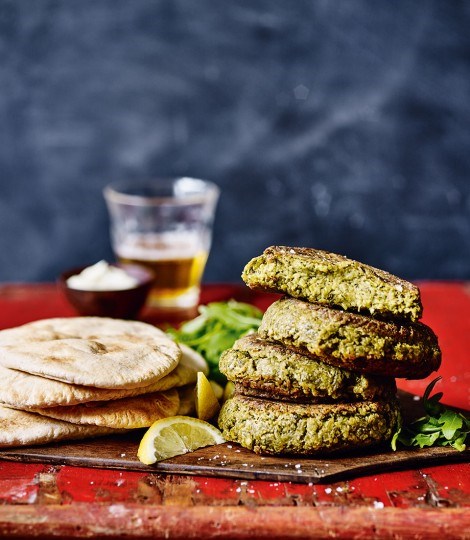 Veggie pea, herb and chickpea burgers