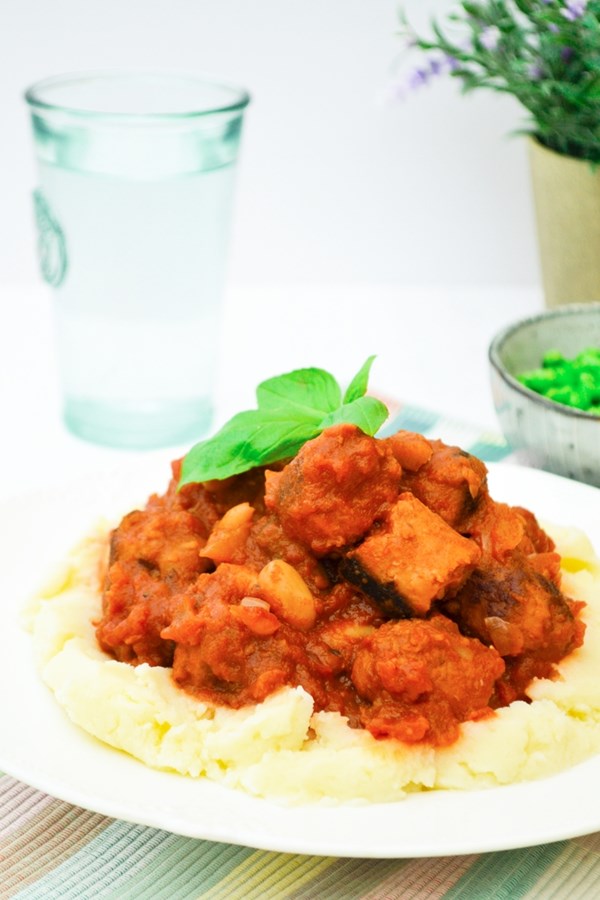 Veggie sausage, mushroom and bean stew 
