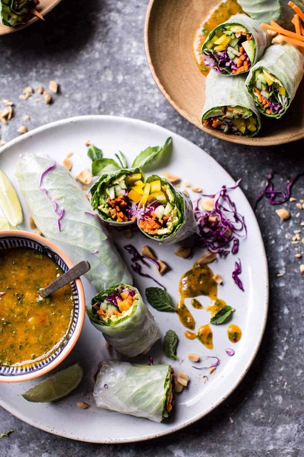 Veggie spring rolls with Thai mango dipping sauce