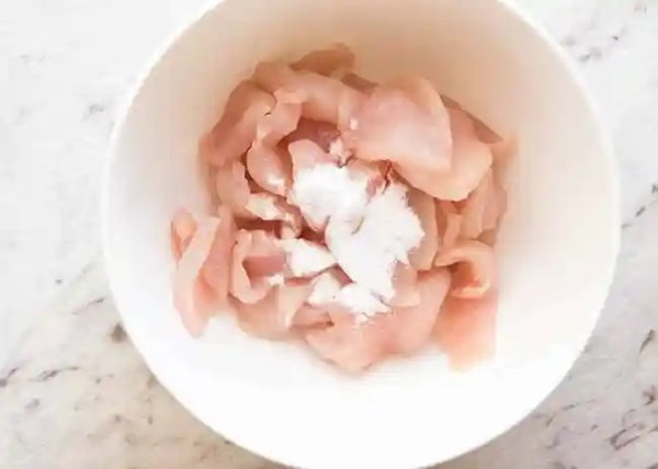 Velveting chicken: the Chinese restaurant secret to tenderising chicken