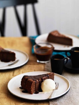Venetian chocolate cake with star anise gelato