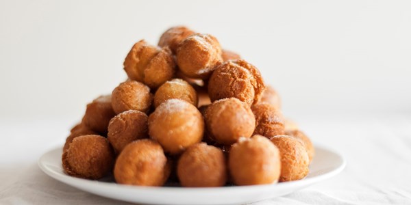 Venetian favette (castagnole)