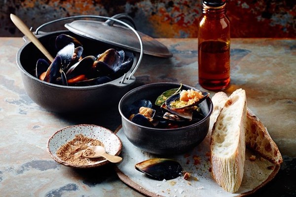 Venetian-style mussels with pangrattato