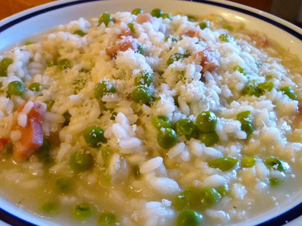 Venetian-style rice and peas (Risi e bisi)