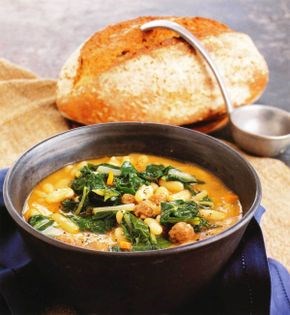 Venetian white bean soup with pasta and beef sausage (Pasta e fagioli alla Veneta)