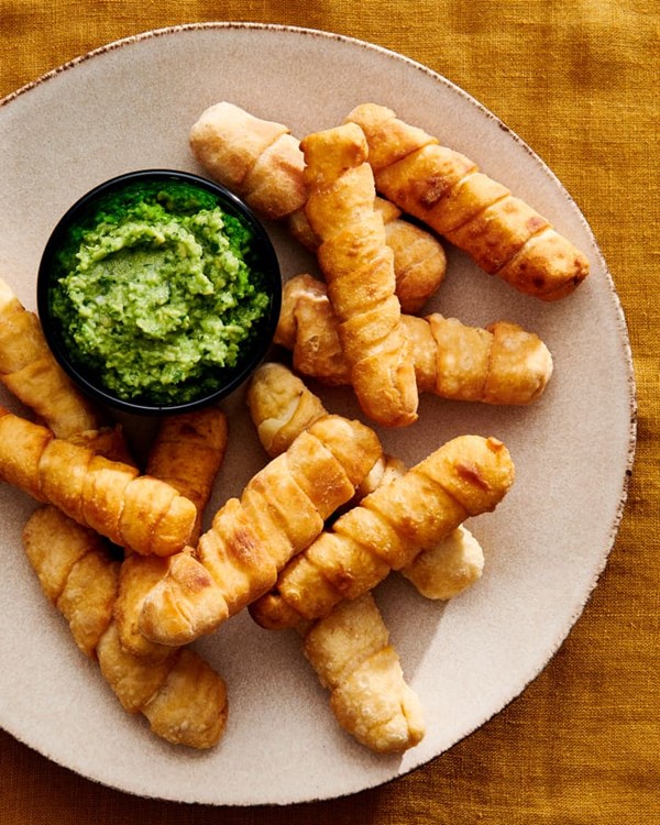 Venezuelan cheese sticks (Tequeños)
