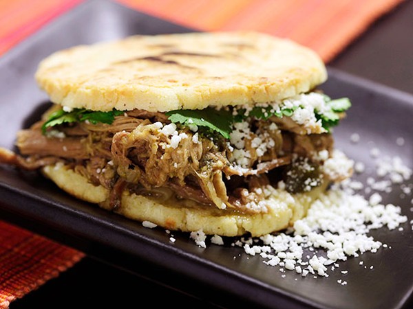 Venezuelan-style arepas (Arepas rellenas)