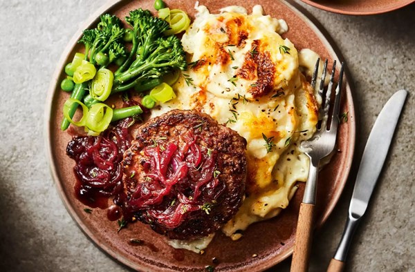 Venison burgers, caramelised onions & potato gratin