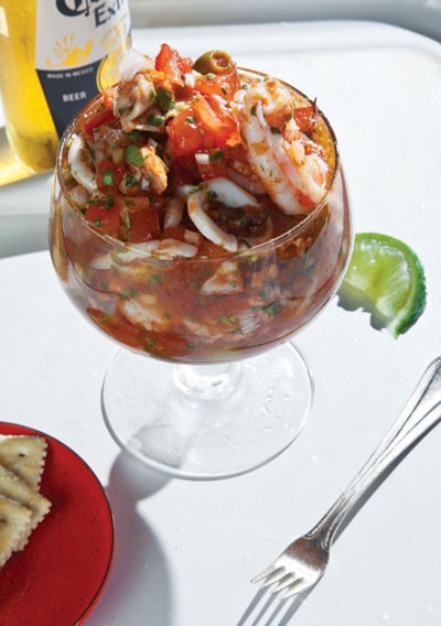 Veracruzan seafood cocktail (Vuelve a la vida)
