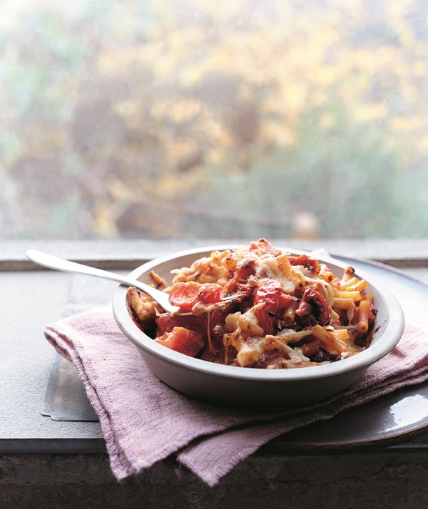 Very tomatoey mac 'n' cheese - slowly does it