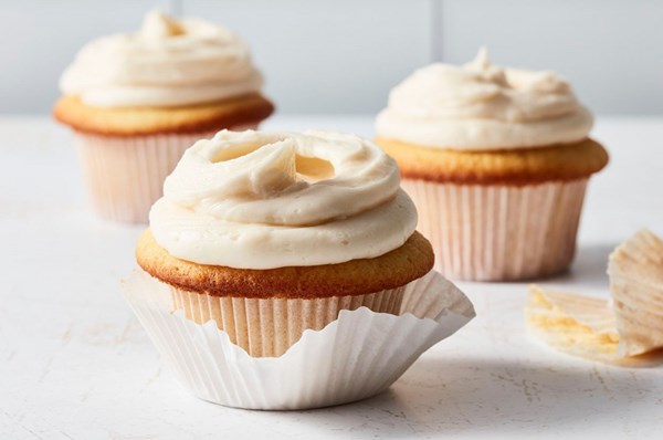 Very vanilla cupcakes with easy vanilla frosting