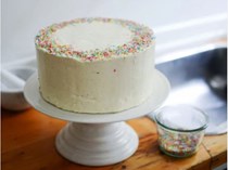 Very vanilla sprinkle cake (Baked ultimate birthday cake)
