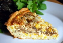 Vidalia onion pie with cornbread crust