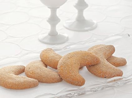 Viennese vanilla crescents (Vanille-kipferl)