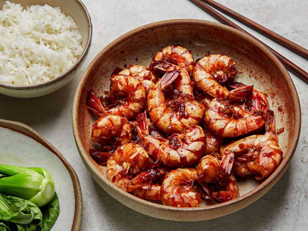 Vietnamese braised shrimp (Tôm rim)
