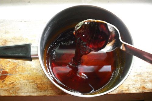 Vietnamese caramel sauce (Nước màu) [Grilled lemongrass pork spareribs, Pork spareribs simmered in caramel sauce]