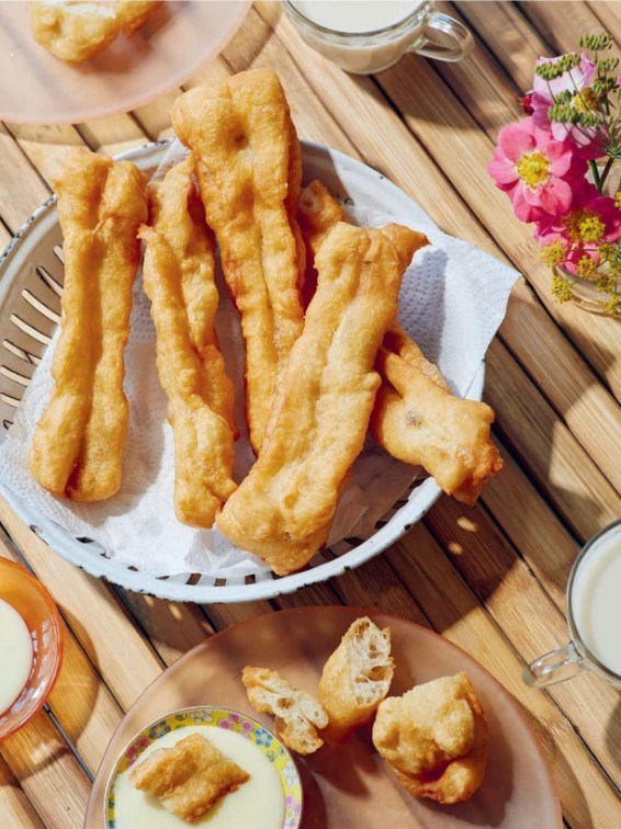 Vietnamese dough sticks (Quảy)
