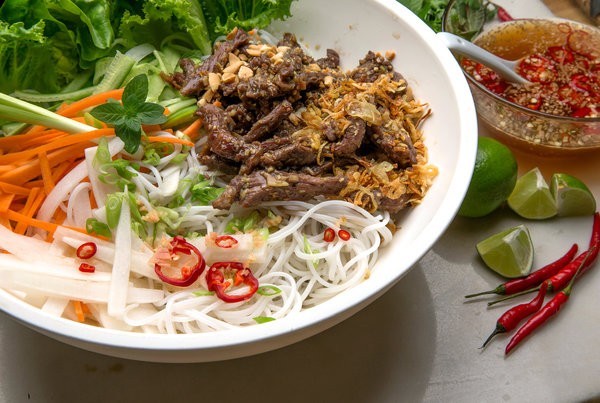 Vietnamese lemon grass beef and noodle salad (Bun bo xao)