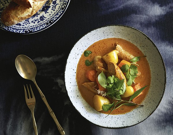 Vietnamese lemongrass & chicken sausage curry