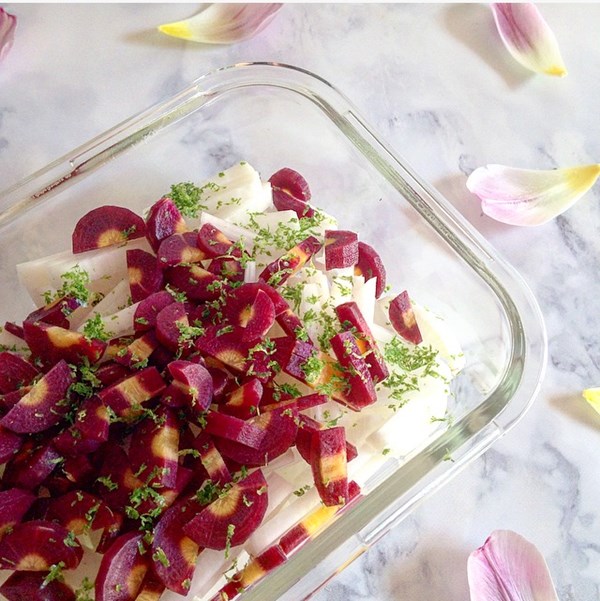 Vietnamese pickled daikon radish and carrots