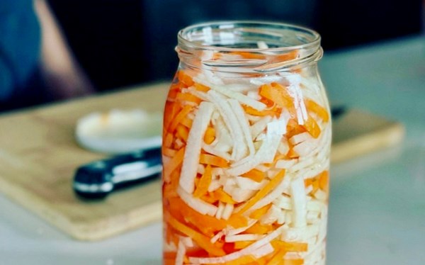 Vietnamese pickled vegetables (Đồ chua)