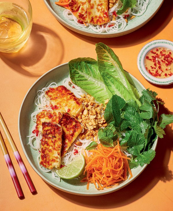 Vietnamese rice noodle salad with halloumi