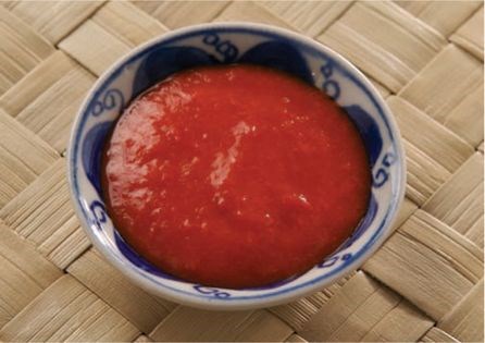 Vietnamese spicy chili sauce (Tương ởt/đỏ)