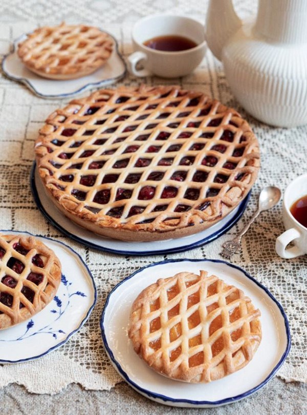 Vlaai - cherry or gooseberry