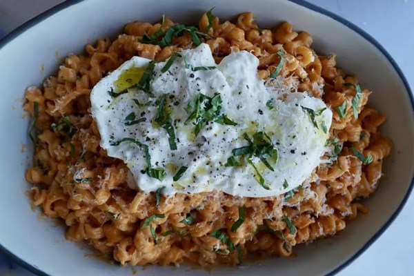 Vodka pasta with burrata by Sister Snacking